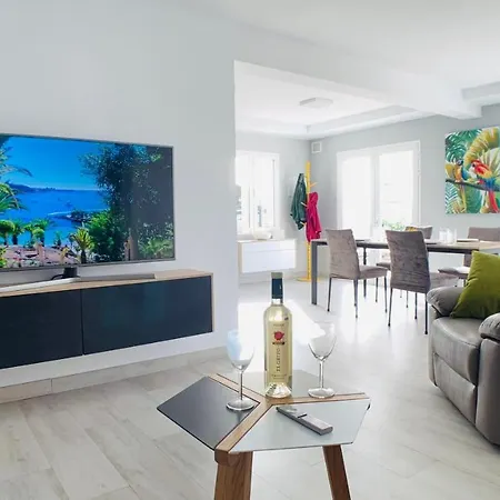 Casa Solaris At Anfi With Private Terrace, Pool & Netflix Semesterbostad *